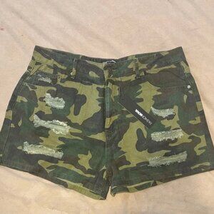 Fashion Nova Green Cargo Short